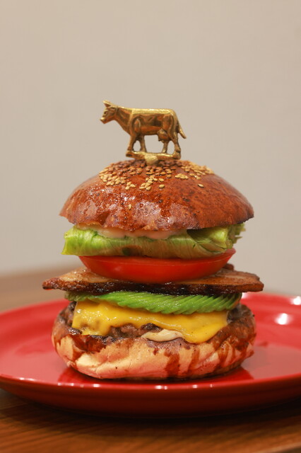 ベーコンアボカドチーズバーガー