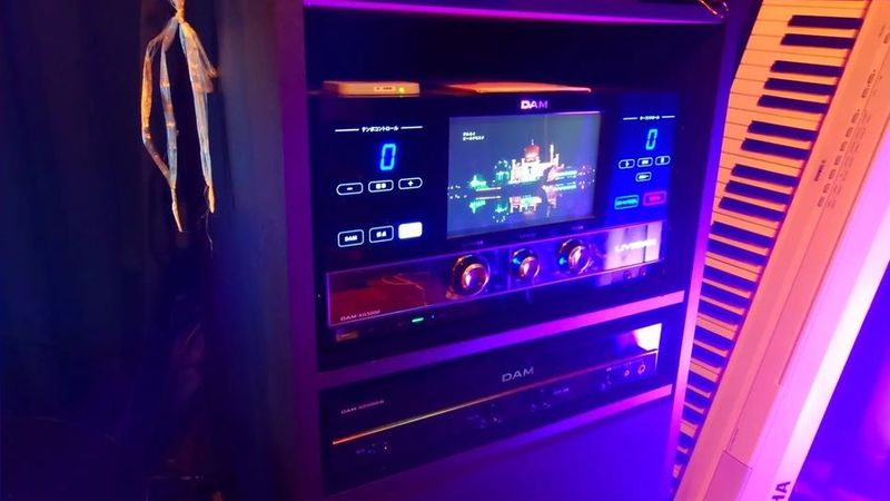 業務用カラオケの機材